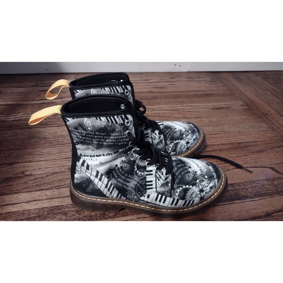 Groove Bags & Custom Kicks! Shoes - Musical Note Piano Canvas Combat Boots Women's Size 8.5 Sheet Music Beethoven